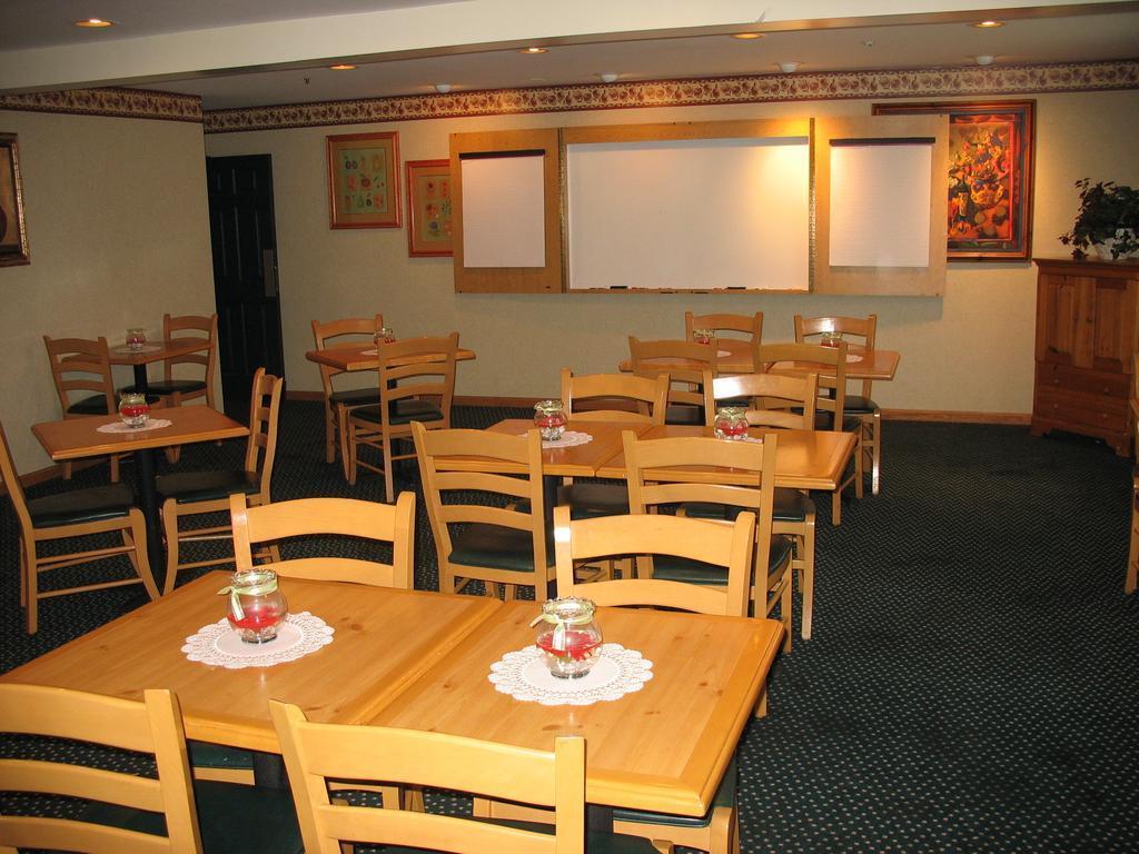 Country Inn & Suites By Radisson, Holland, Mi Екстериор снимка