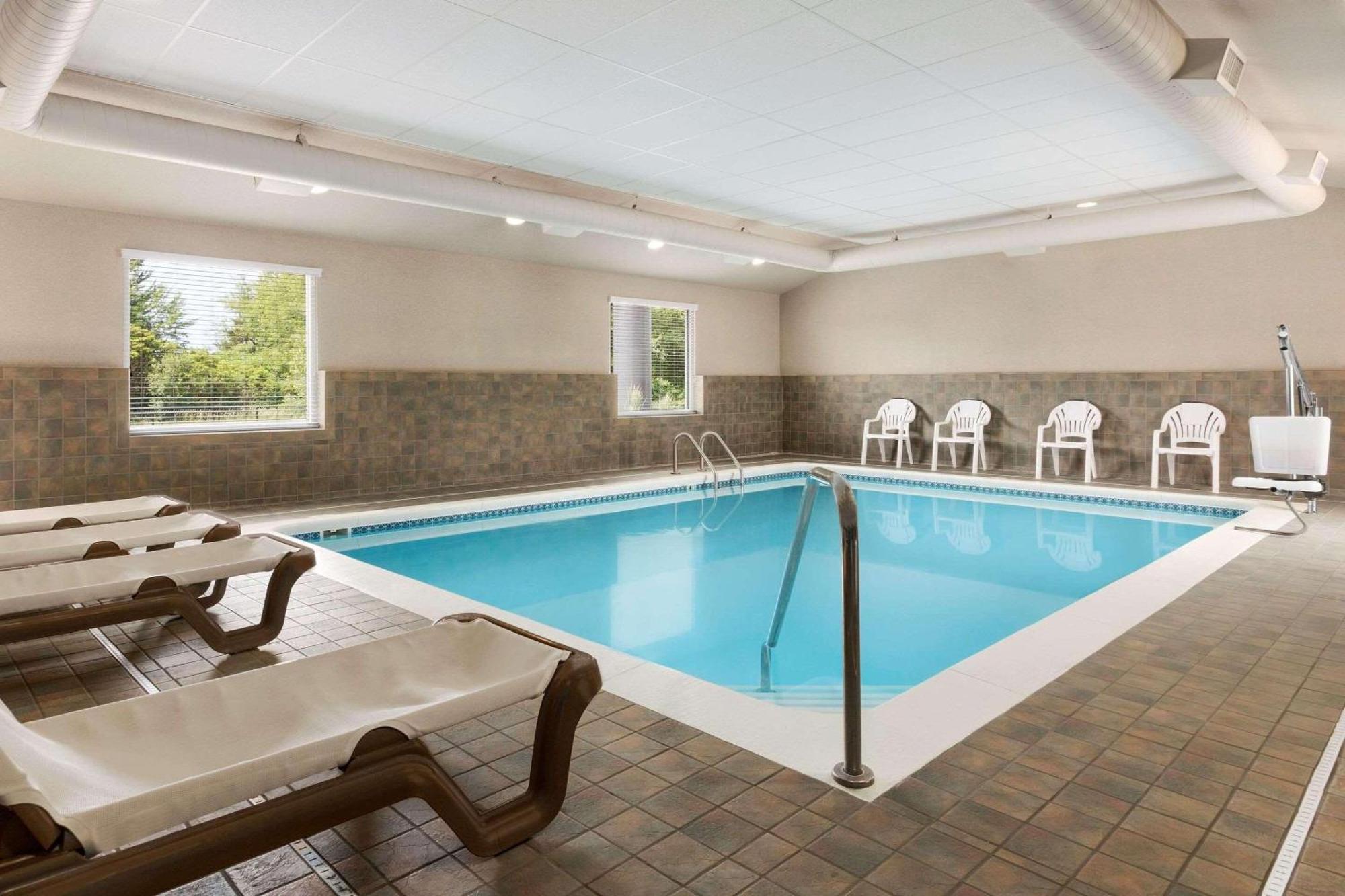 Country Inn & Suites By Radisson, Holland, Mi Екстериор снимка